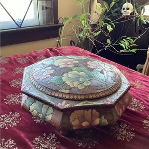 Vintage Octagon Wooden Keepsake Box.